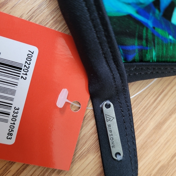 2/$20 NWT ripzone bikini top - Picture 3 of 4